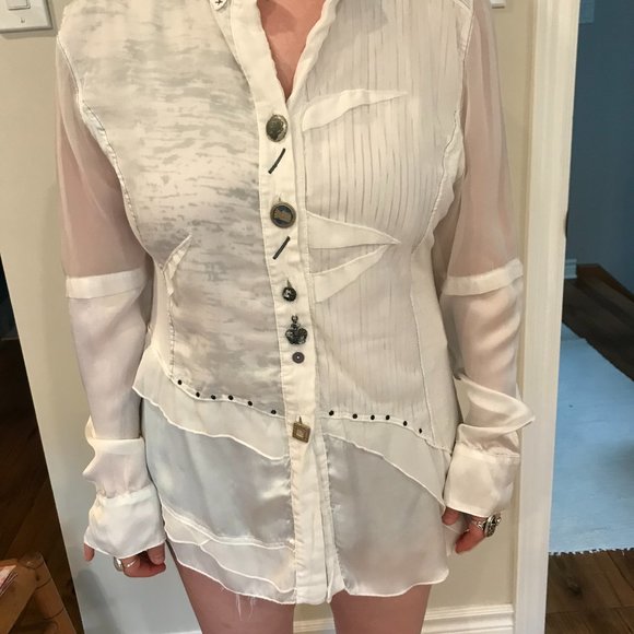 Bohemian Buttoned Blouse - Picture 1 of 7